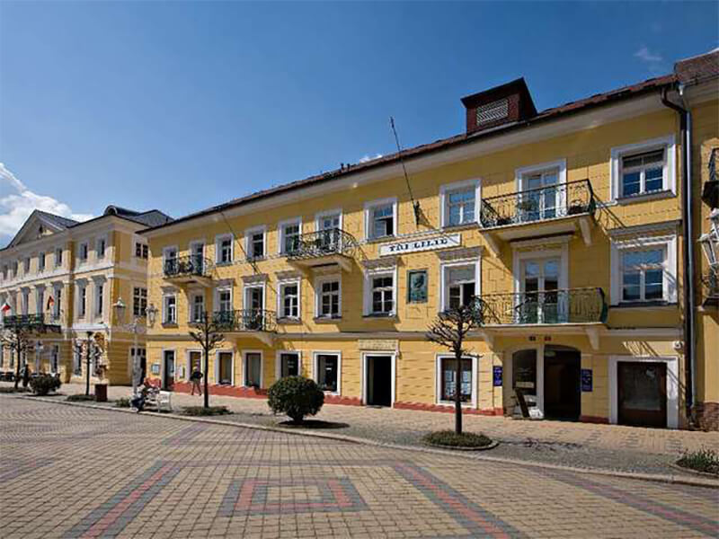 Rekonstrukce lázeňského hotelu Tři lilie na kolonádě Františkovy Lázně